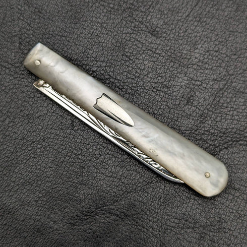 1924 British Antique White Pearl Shell Handle Pure Silver Engraved Blade Folding Pen Knife
